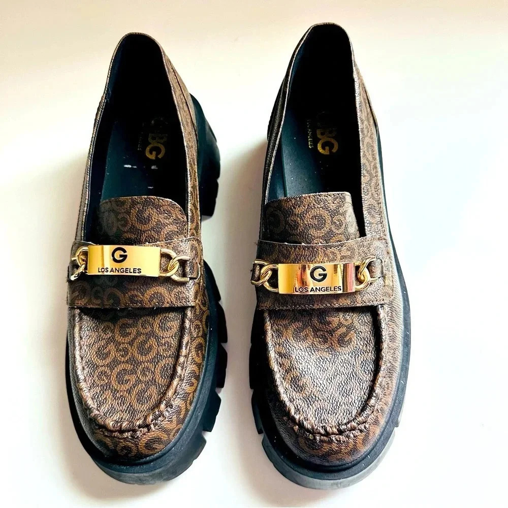 NWOT G by Guess Signature Chunky Loafers